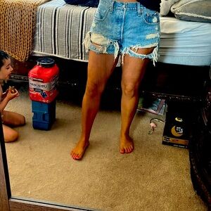 Levi’s distress high rise